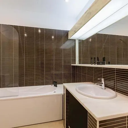 Vale Do Garrao Sleeps 4 Air Con Wifi