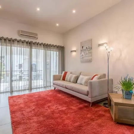 Vale Do Garrao Sleeps 4 Air Con Wifi